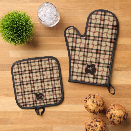Gezellige Beige Charcoal Grijze Tartan Monogrammed Ovenwant & Pannenlap Set (Top down)