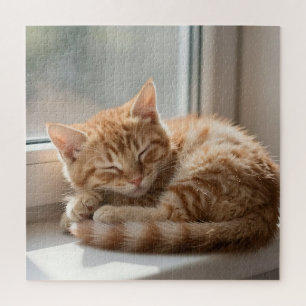 Gezellige gemberkat die een zonnebad neemt legpuzzel