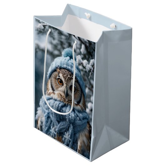 Gezellige grillige Winter Wonderland Uil Medium Cadeauzakje (Voorkant Gekanteld)