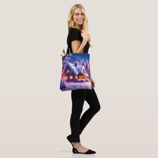 Gezellige hut in Winter Wonderland Tote Bag (Op model)
