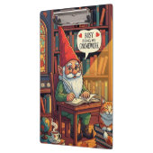 Gezellige kabouter die zijn kabouterwerk doet klembord (Links)