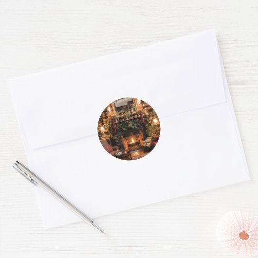 Gezellige kerst thuis ronde sticker (Envelop)