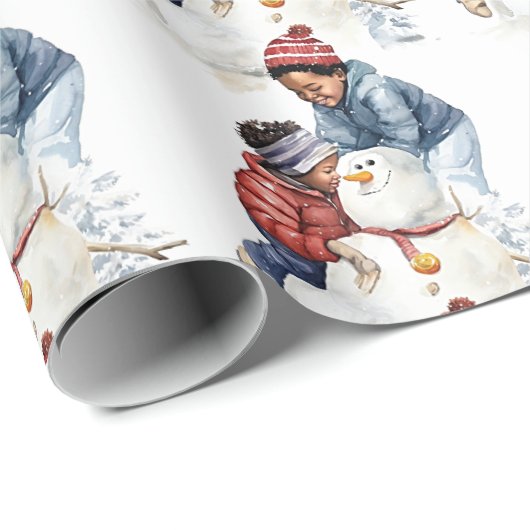 Gezellige Kerst Zwart Kind Bouwen een Sneeuwman Cadeaupapier (Rol Hoek)