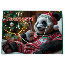 Gezellige kerstpanda in pyjama gepersonaliseerd