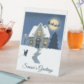 Gezellige Kerstscène met Huis en Kat in Sneeuw Reclamebord Met Voetstuk (Insitu)