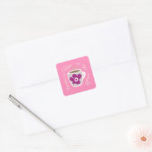Gezellige koffie mok met grote bloem en quote vierkante sticker (Envelop)