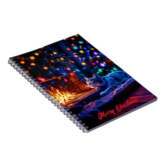 Gezellige open haard schattige kat Vrolijk kerstfe Notitieboek (Rechterzijde)
