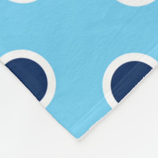 Gezellige Sky Blue Fleece Deken met Navy Polka Dot (Hoek)
