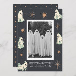 Gezellige spookachtige familiefoto voor Halloween Feestdagenkaart<br><div class="desc">Gezellige spookachtige familiefoto voor Halloween</div>