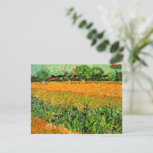Gezicht op Arles met irissen op de voorgrond, Briefkaart