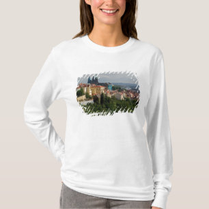 Gezicht op de Sint-Vituskathedraal, Praag, Tsjechi T-shirt