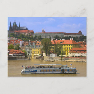 Gezicht op het kasteel van Praag en de stad aan de Briefkaart
