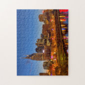 Gezicht op het stadssilhouet bij schemering legpuzzel (Verticaal)