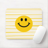 Gezicht op zonnige gele strepen muismat (Met muis)