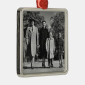 Gezinlopen Metalen Ornament (Rechts)