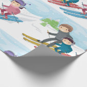 Gezins-skiën winters sneeuwsfeer cadeaupapier (Hoek)