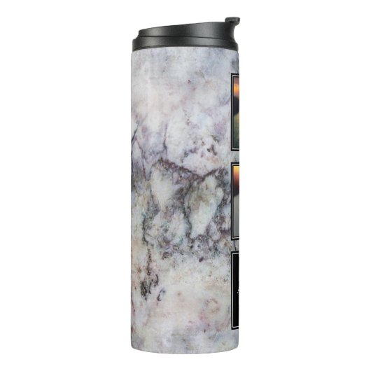 Gezinsfotocollage op grijs goudmarmer monogram thermosbeker (Gedraaid links)