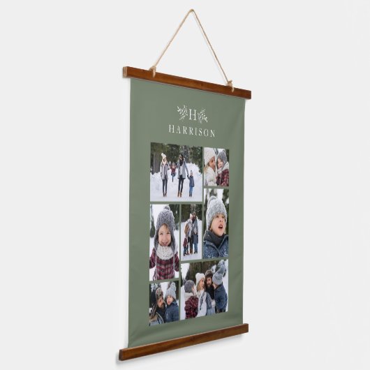 Gezinsfotocollage rustige monogram sage groen hangend wandkleed (Gebogen)