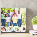 Gezinsfotocollage w. Zigzag Photo Strip - Grijs Canvas Afdruk<br><div class="desc">Pas deze stijlvolle, verpakte canvasafdruk aan met uw favoriete familiefoto's. De sjabloon is opstelling klaar voor u om tot 5 foto's toe te voegen. De hoofdfoto zal als achtergrond worden gebruikt en de resterende 4 foto's zullen in een zigzag fotostrip langs de bodem worden gelegd. Het ontwerp heeft een grijze...</div>