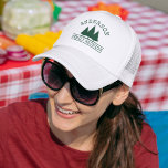 Gezinshereniging Rustic Pine Trees Trucker Pet<br><div class="desc">Rustic Pine Trees Family Reunion Trucker Hat - Forest Green Text</div>