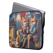 Gezinsmonogram van Cozy Fox op maat Laptop Sleeve (Voorkant Links)