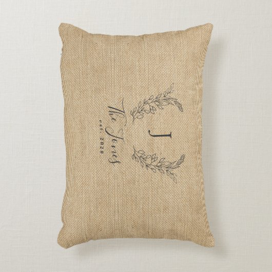 Gezinsmonogrammen naam rustische boerderij burlap accent kussen (Voorkant(Verticaal))