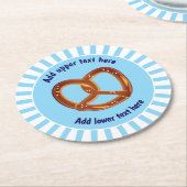 Gezouten Pretzel Nibbles - Snacks op blauw & wit Ronde Kartonnen Onderzetter (Gebogen)