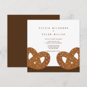 Gezouten Pretzels Leuk Geïllustreerde Trouw Uitnod Kaart (Voorkant / Achterkant)