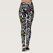 GFT02-Graffiti Hoofdzakelijk Wit.Zwarte BG Leggings (Achterkant)