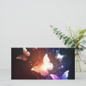 Ggloeiende nachtvlinders aankondiging (Staand voorkant)