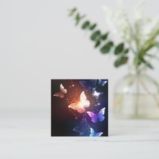 Ggloeiende nachtvlinders kortingskaartje (Staand voorkant)