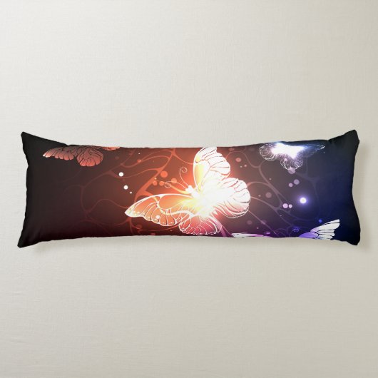 Ggloeiende nachtvlinders lichaamskussen (Voorkant)