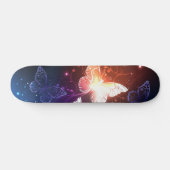 Ggloeiende nachtvlinders persoonlijk skateboard (Horizontaal)