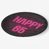 Ggloeiende roze neondij voor 65e verjaardag papieren bordje (Gekanteld)