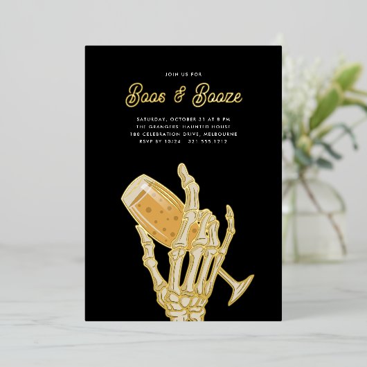 Ghofst Champagne "Boos & Booze" Halloween Party Folie Uitnodiging (Staand Voorkant)