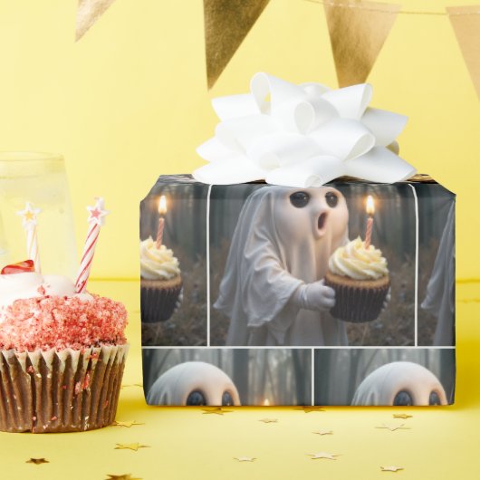 Ghost met een verjaardagscupcake cadeaupapier (Verjaardagsfeest)