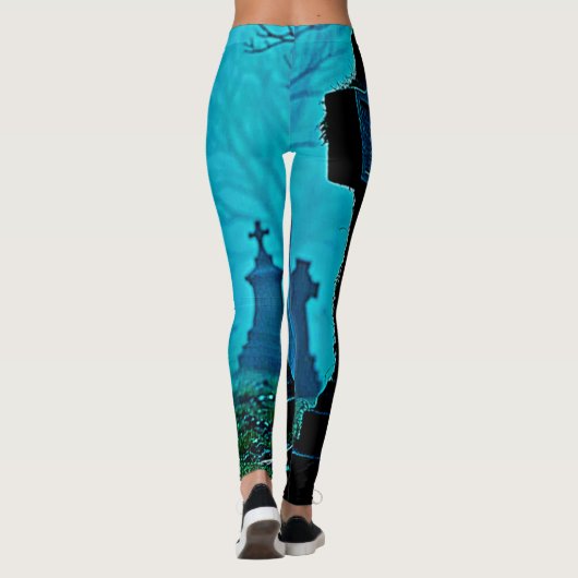 Ghostly Figure in a Graveyard Design Leggings (Achterkant)
