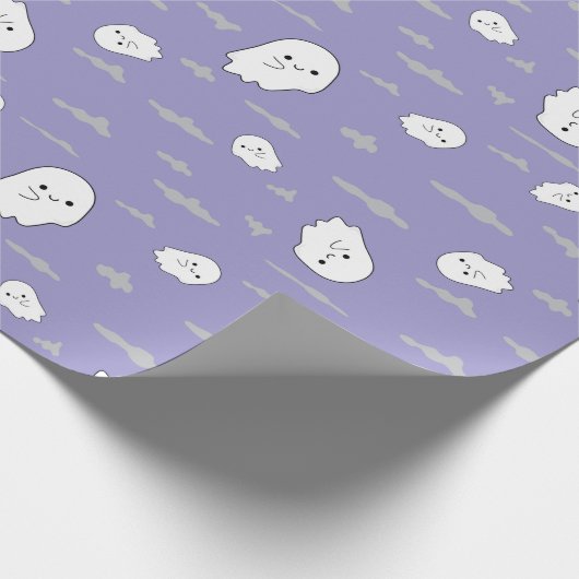 Ghosts and Clouds Pastel Paarse Halloween geschenk Cadeaupapier (Hoek)