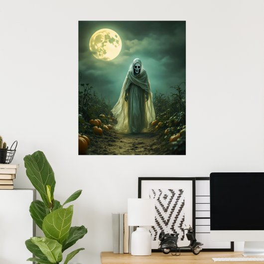 Ghoulish Figure in Moonlight Poster (Thuiskantoor)