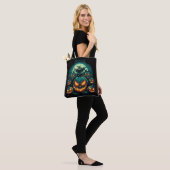 Ghoulish schittering tote bag (Op model)