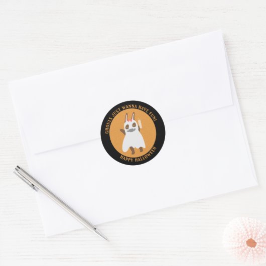 Ghouls willen gewoon plezier hebben Schattigee Bun Ronde Sticker (Envelop)