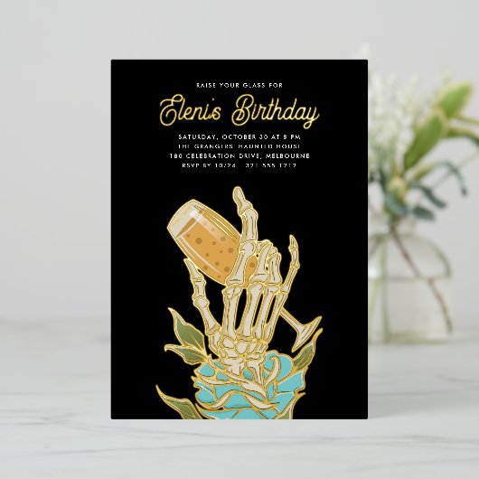 Ghovake Champagne Halloween Birthday Party Folie Uitnodiging (Staand Voorkant)