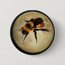 Giant Bee op de maan Ronde Button 5,7 Cm