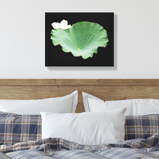 Giant Lotus Leaf met Bloom Canvas Afdruk (Insitu (Slaapkamer))