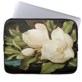 Giant Magnolias op een blauwe vlinderkast van MJ H Laptop Sleeve