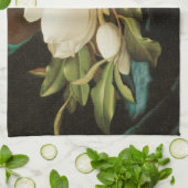 Giant Magnolias op een blauwe vlinderkast van MJ H Theedoek (Gevouwen)