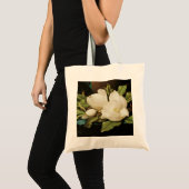 Giant Magnolias op een blauwe vlinderkast van MJ H Tote Bag (Voorkant (product))