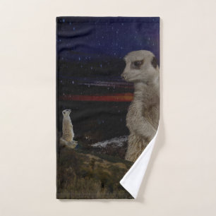 Giant Meerkat die kleine Meerkat kijkt, Handdoek