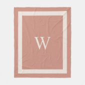 Giant Monogram op Terra Cotta Background Throw Fleece Deken (Voorkant)