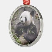 Giant panda eating bamboo metalen ornament (Links)